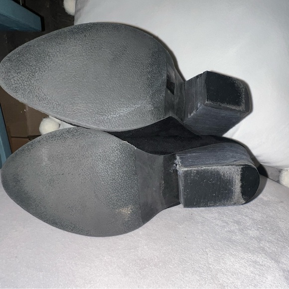 Coconuts By Matisse black open front faux suede bootie! Size 8.5 tts SO CUTE! - Picture 4 of 5